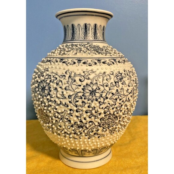 Chinese Blue White Porcelain Vase Qianlong Jingdezhen Institute of Ceramics VTG - Picture 1 of 5